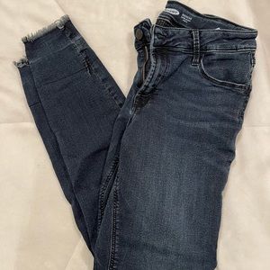 Old Navy size 2 rockstar ankle jeans